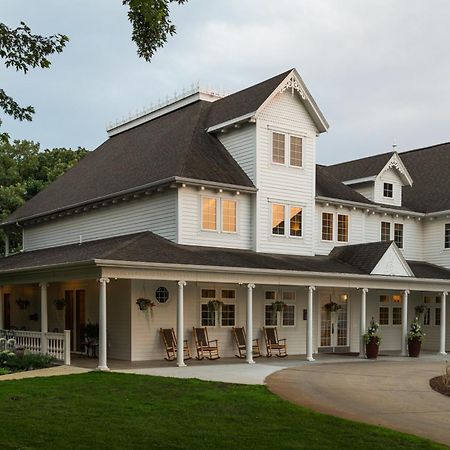 The Oakwood Inn Okoboji Kültér fotó