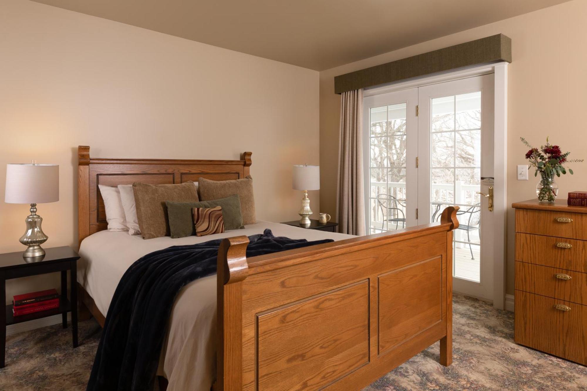 The Oakwood Inn Okoboji Kültér fotó