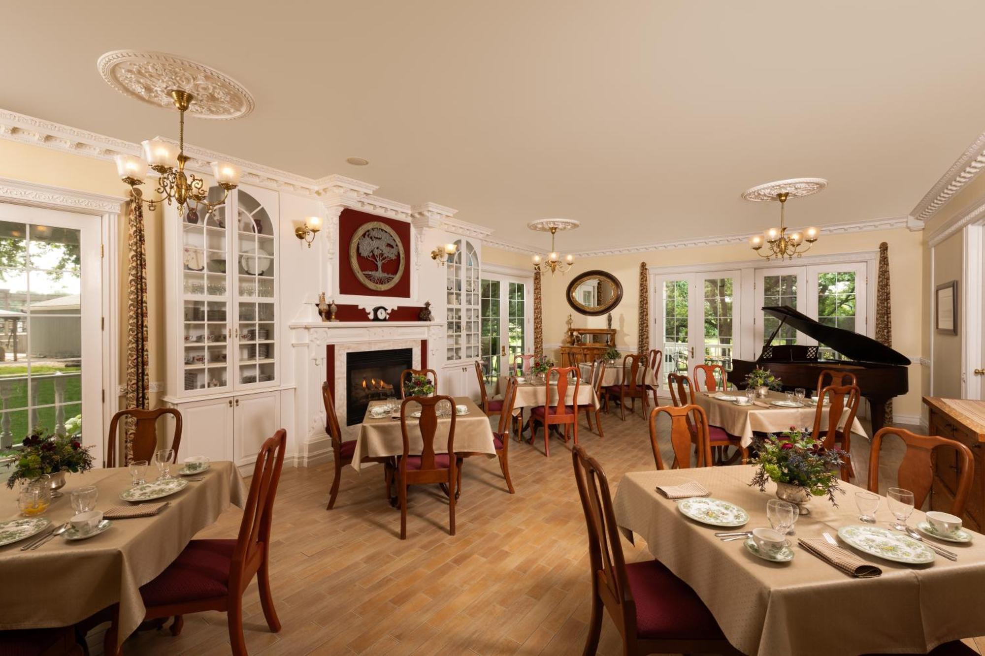 The Oakwood Inn Okoboji Kültér fotó